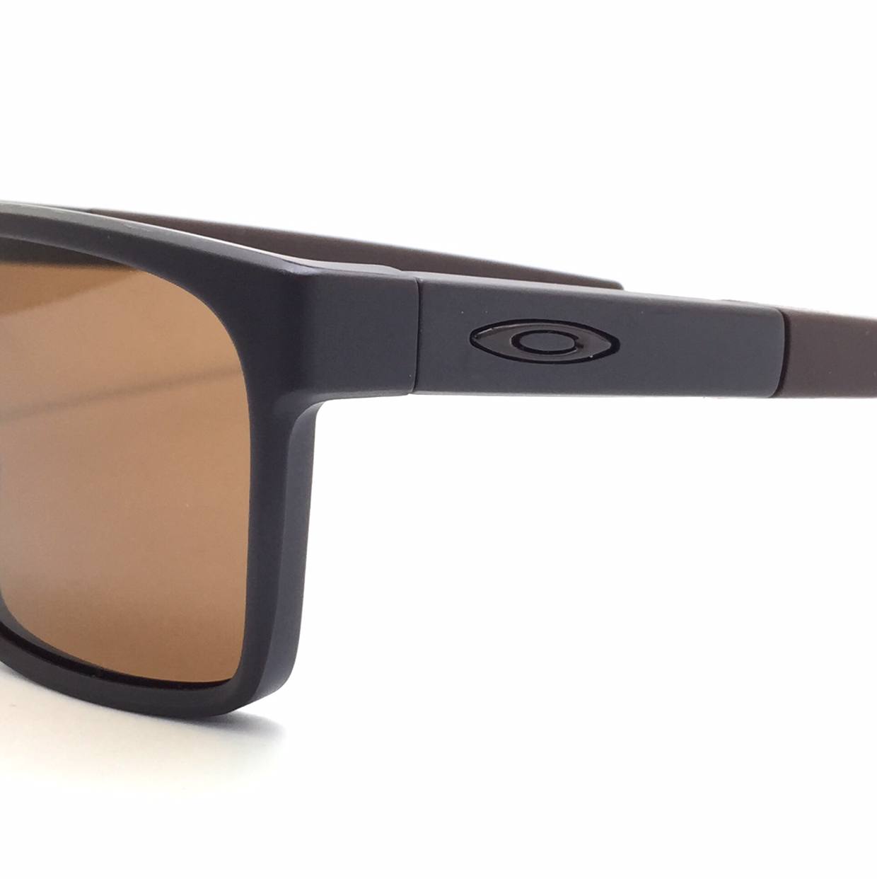 *نظارة شمسية للرجال من اوكلى OO9430*بني