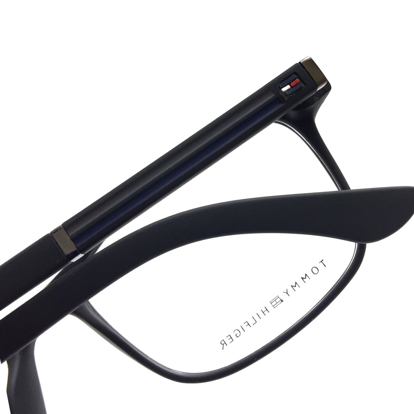 نظارة طيبه من تومي هيلفر TH2600/S