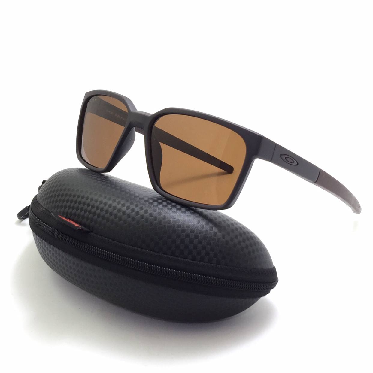 *نظارة شمسية  للرجال من اوكلى OO9430*بني